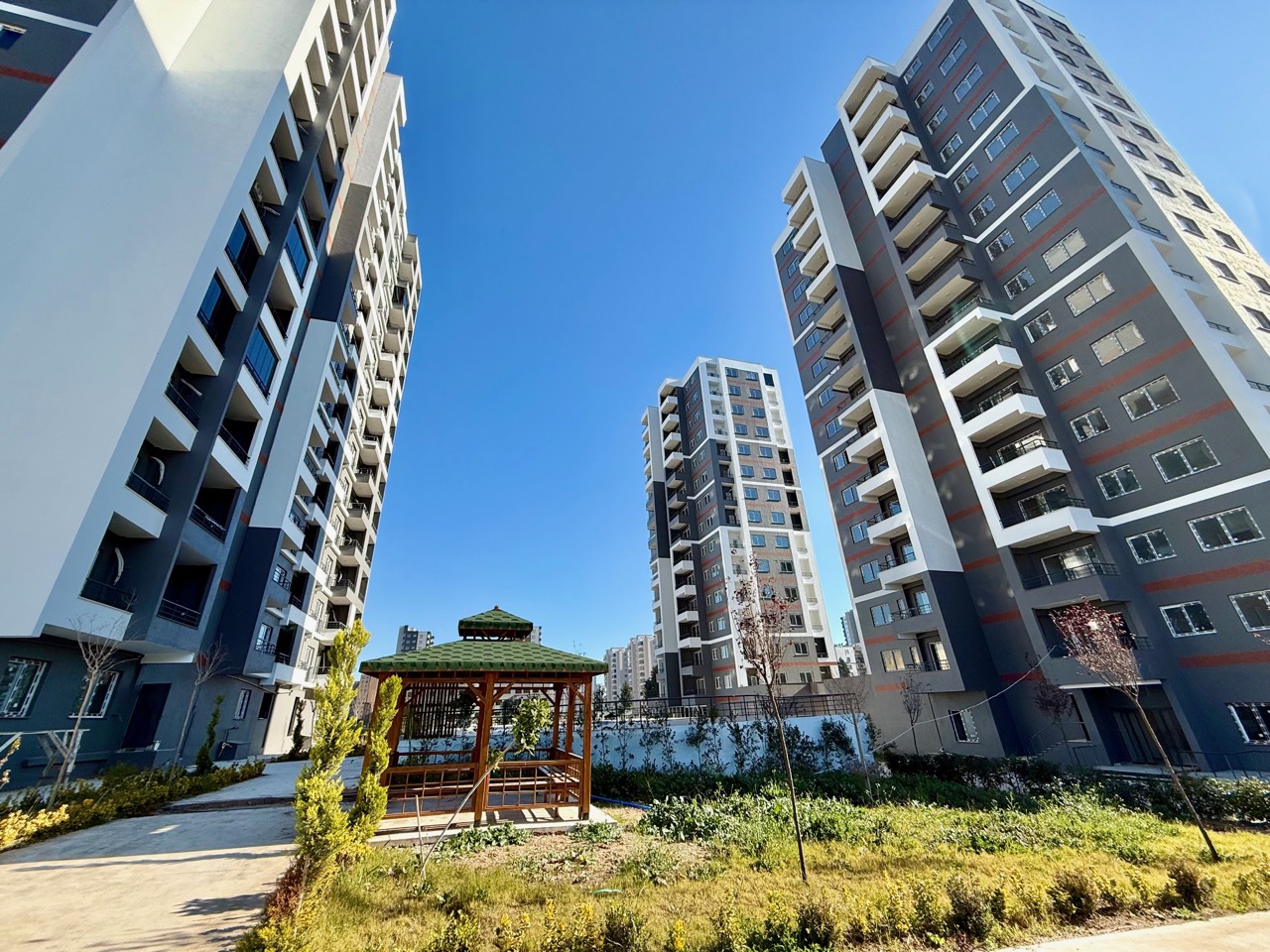 Новобудова у Мерсині, 2+1 з газовим опаленням на виплат - EmS98