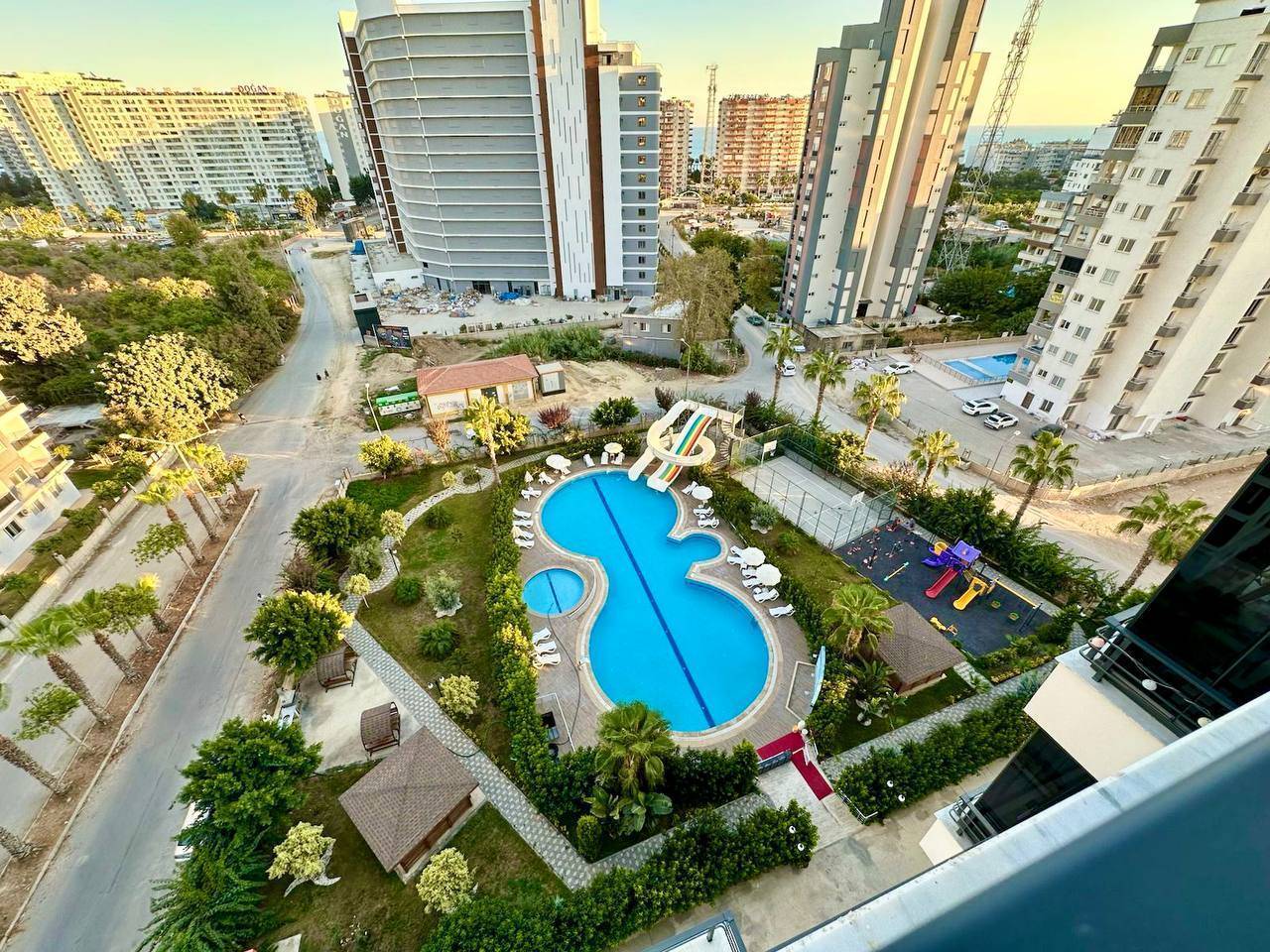 2+1 apartment with furniture in Tömük, Mersin - AS21915v