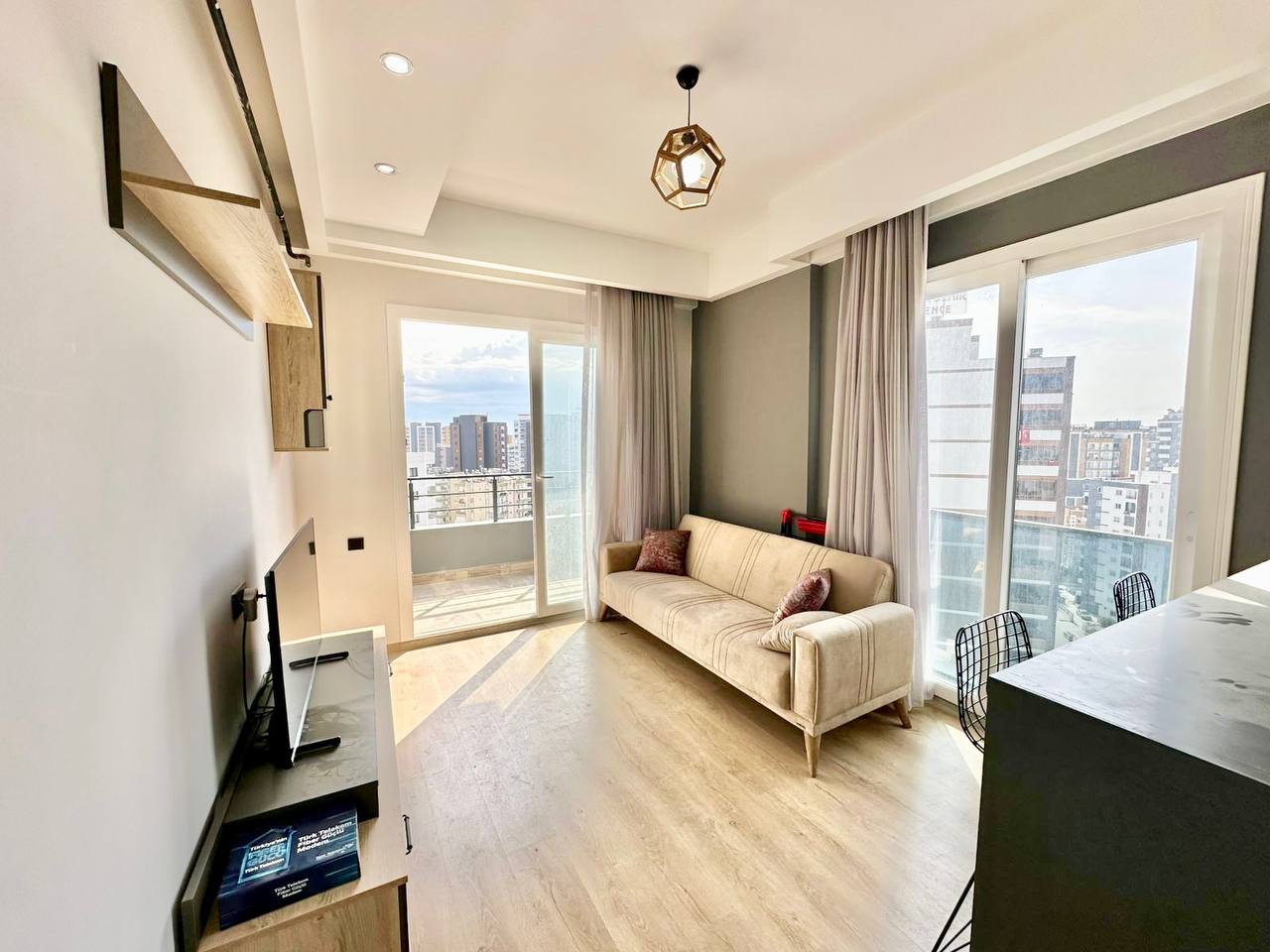 1+1 apartment with furniture and appliances in Tece, Mersin - AS40611