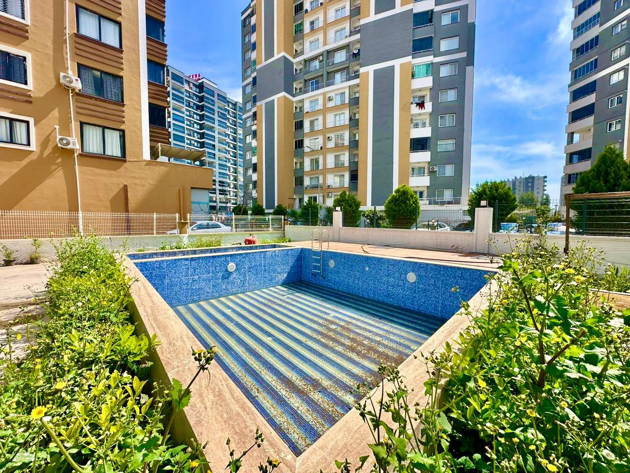2+1 apartment in a new complex with an excellent location, Mersin, Tece - AS500521