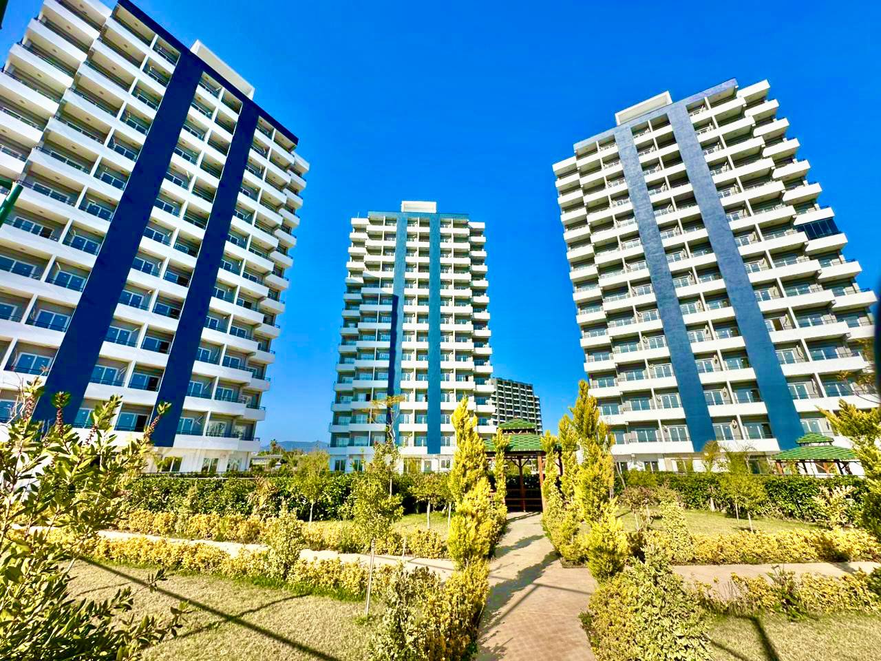 1+1 apartment in a new large complex in Tece, Mersin - IBR00110