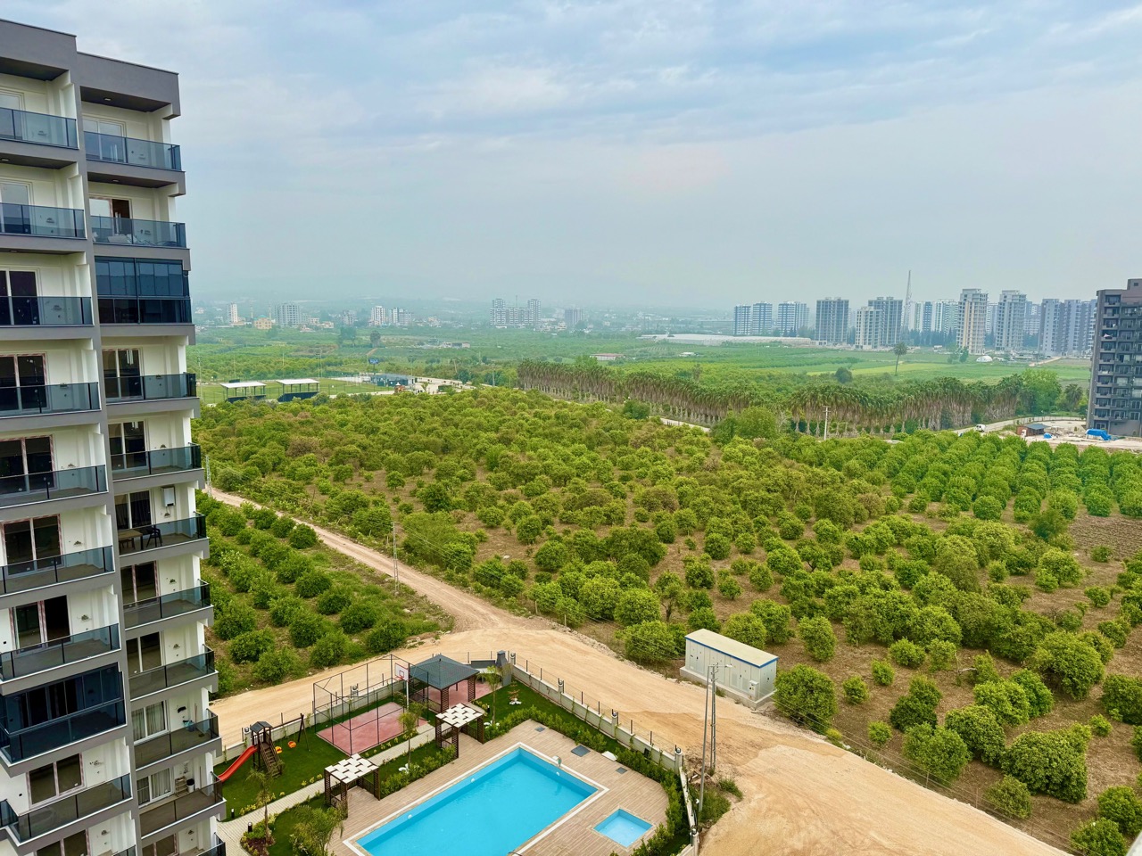 Neubau in Mersin, Cesmeli, 1+1 mit Panoramablick, 10. Stock - OZHOL1011v