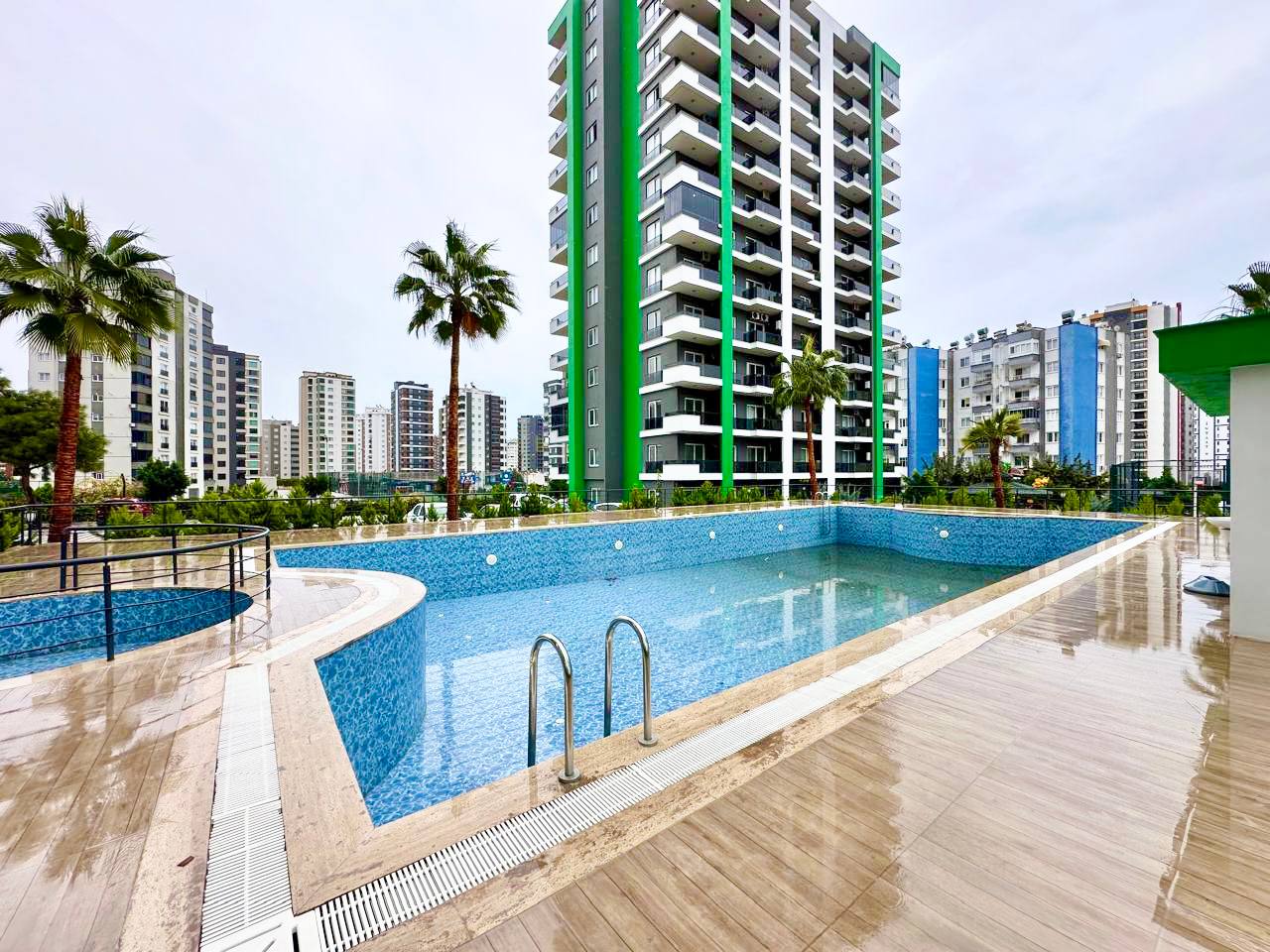 Квартира 1+1 в комплексе с бассейном в Мезитли, Мерсин - Lu4501v