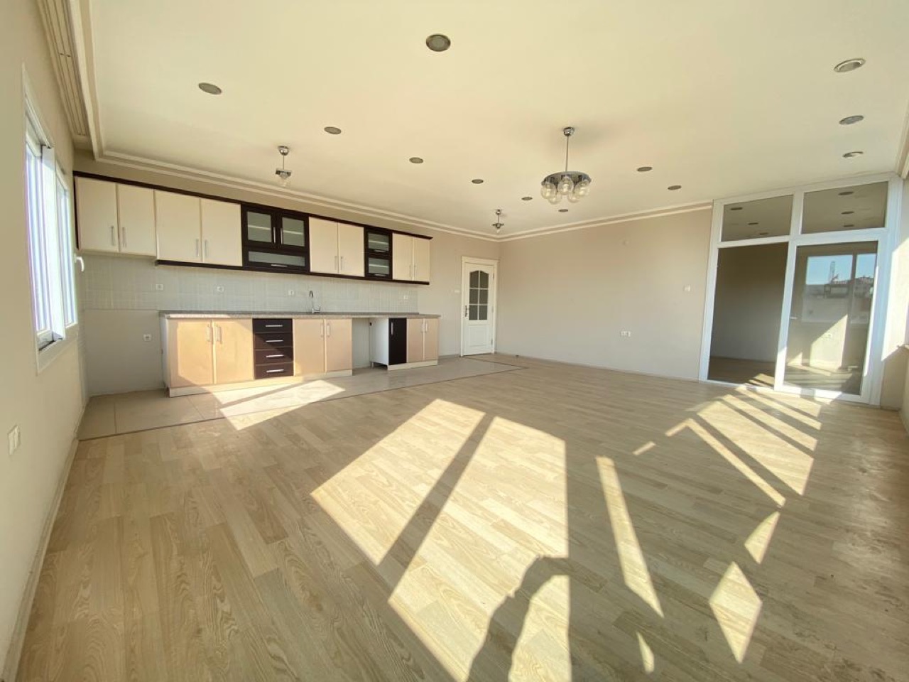 Wohnung 4+1 mit Kleiderschrank, Kargıpınar, Mersin - MERKAR41