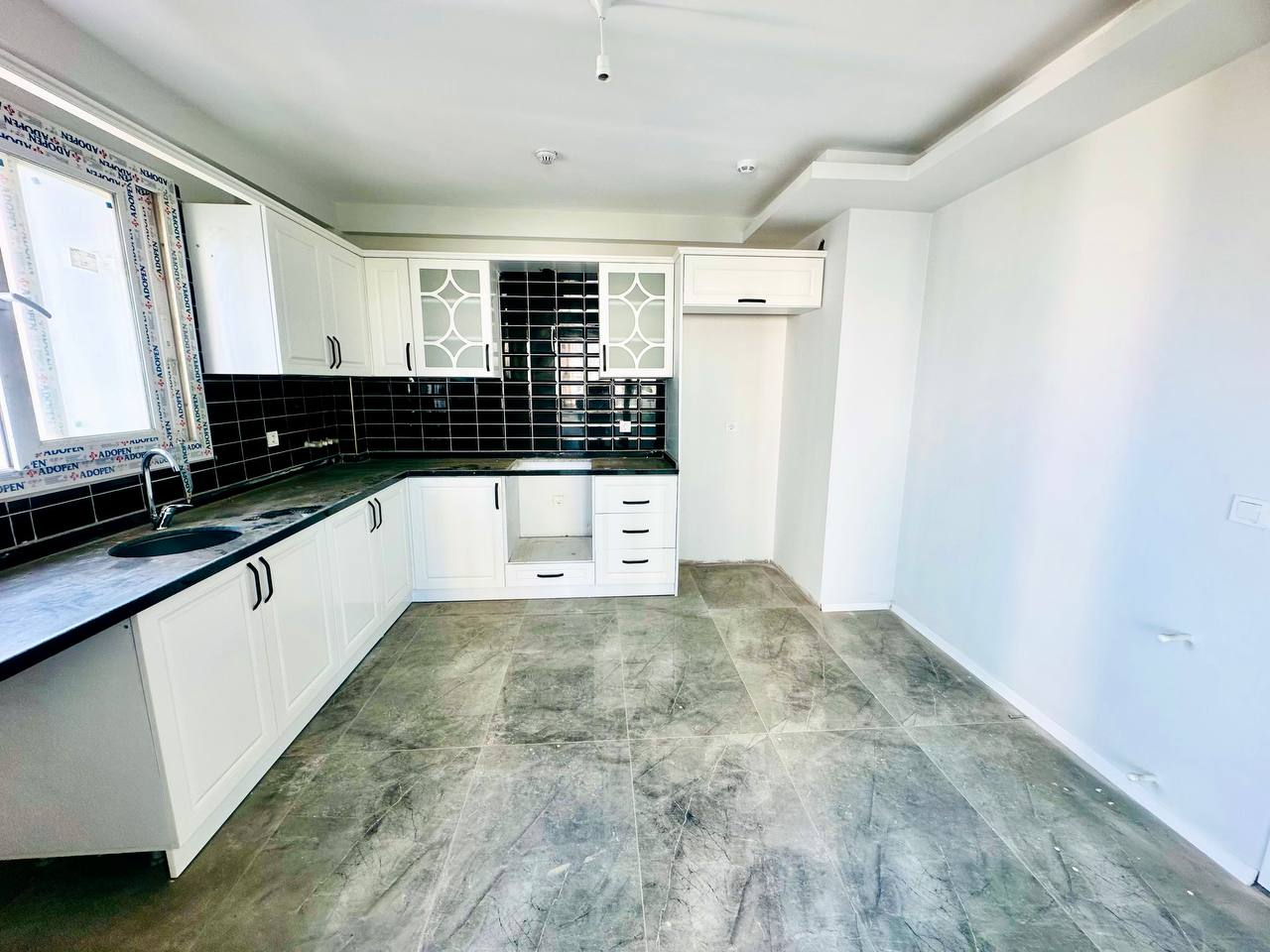 Apartment 2+2 mit großer Terrasse in Mersin, Arpacbakhsis - SK214
