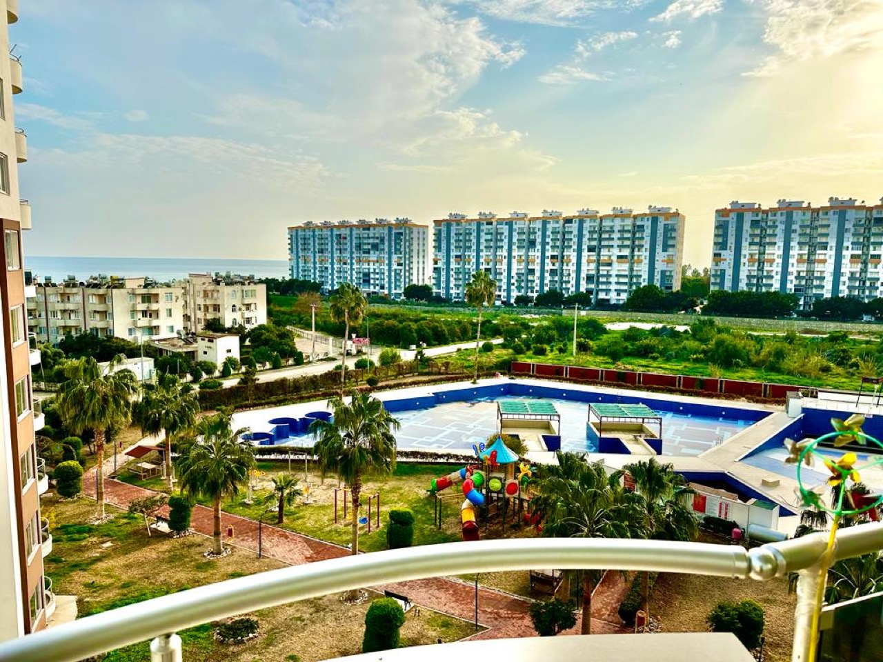 Wohnung 1+1 mit Möbeln in der ersten Reihe, Cesmeli, Mersin - ALSF11