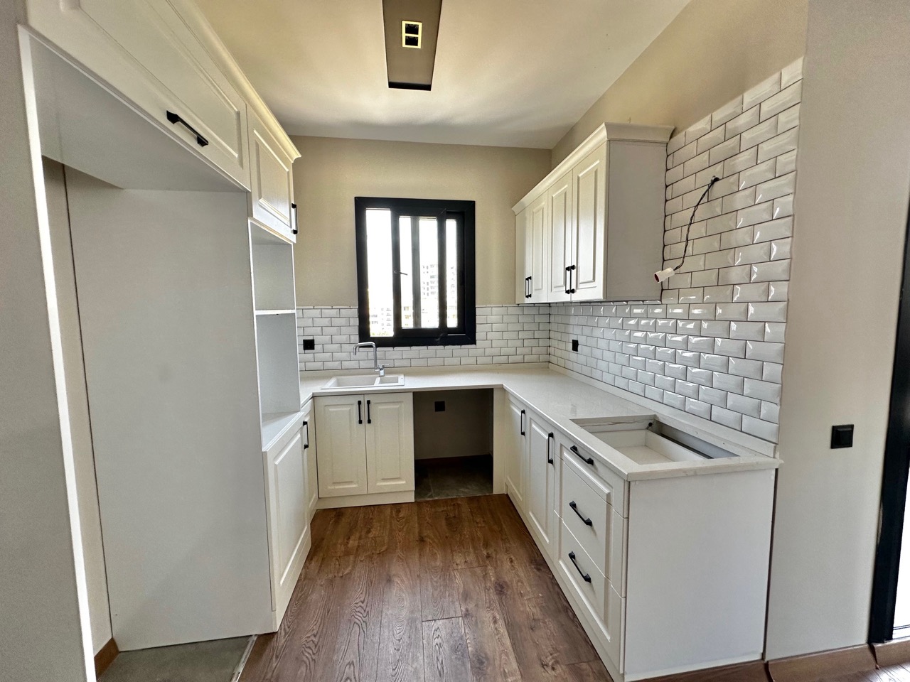 Мерсин, Эрдемлидегі жағажайға жақын 1+1 пәтер - AS32594