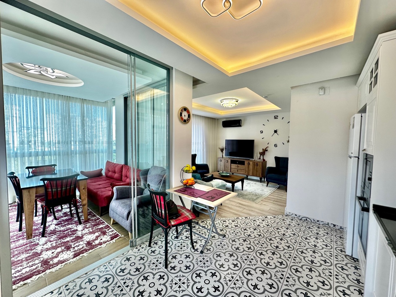 Мерсин, Тежеде жиһаз және тұрмыстық техникасы бар 3+1 пәтер - AB261031