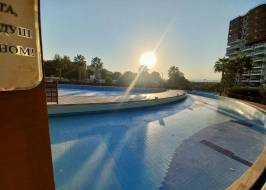 e9306f66-86a2-46da-a5e2-2215c92dc3ca_original